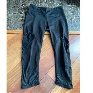 5/$25 Athleta Cropped Mesh Panel Leggings Sm